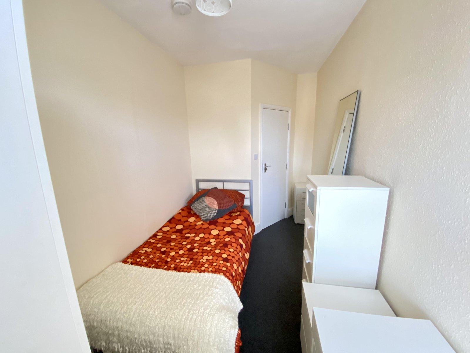 Image of Upper High Street, London