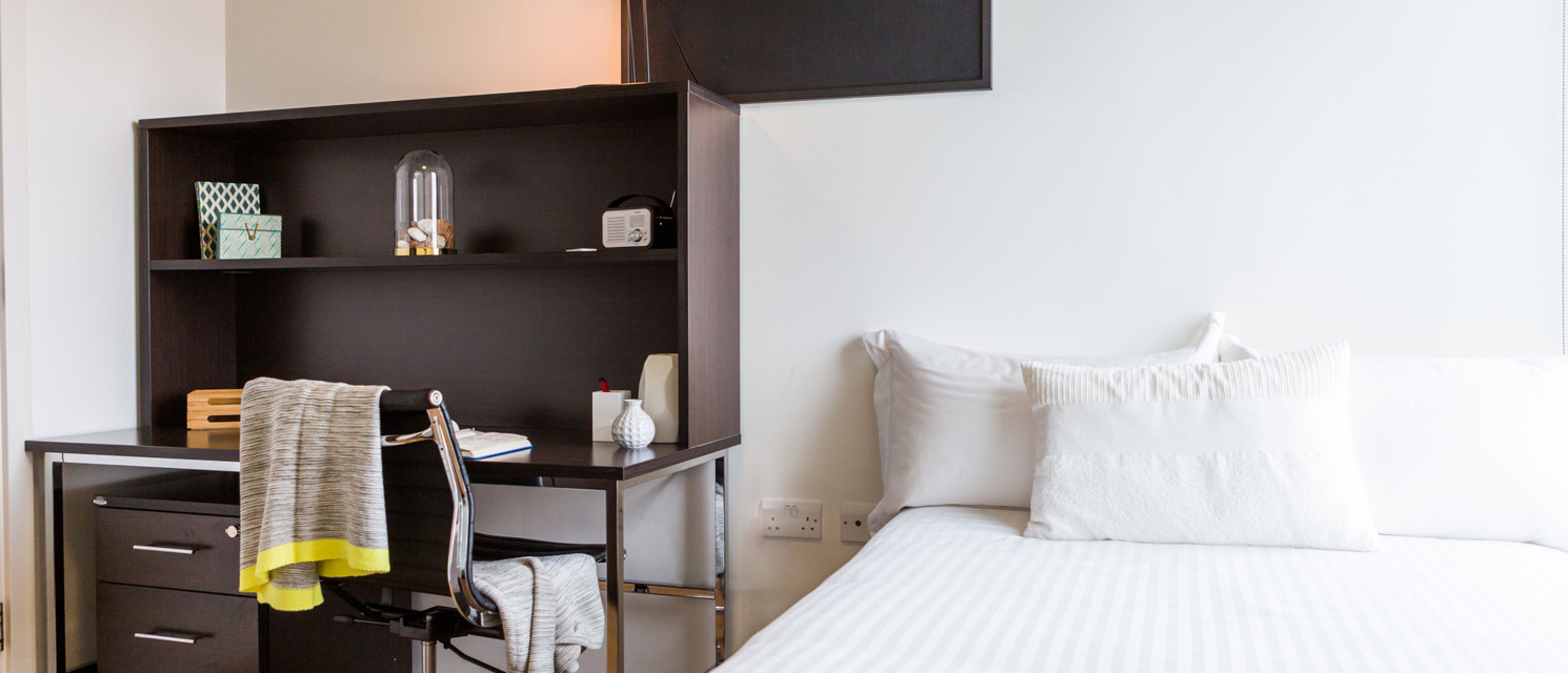 2 Bed Apartment - image 8