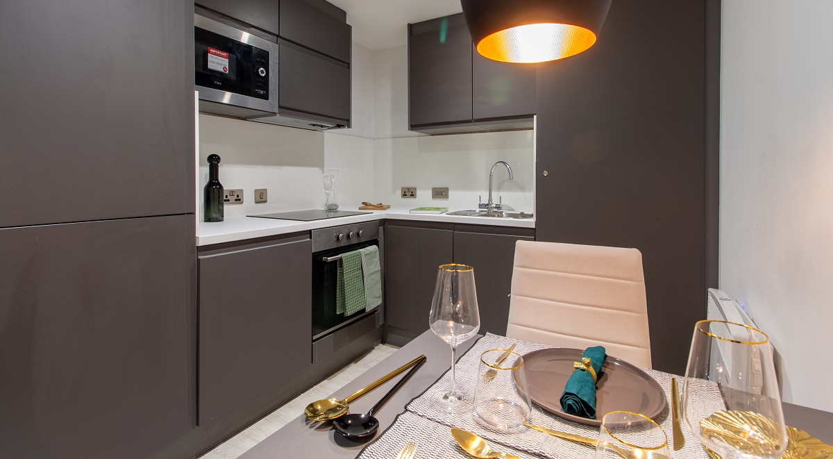 Classic 2 Bedroom Apartment - image 3
