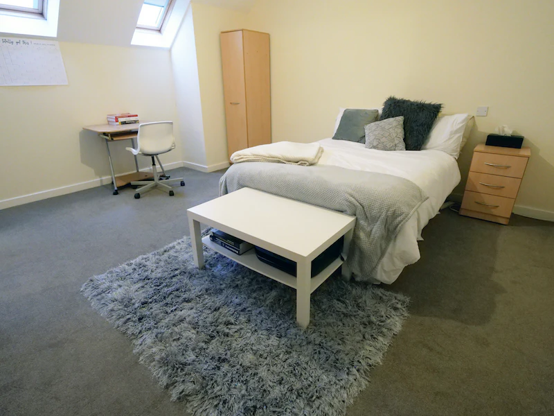 4 BED APARTMENT at Hassells Bridge Apartments, Newcastle Under Lyme