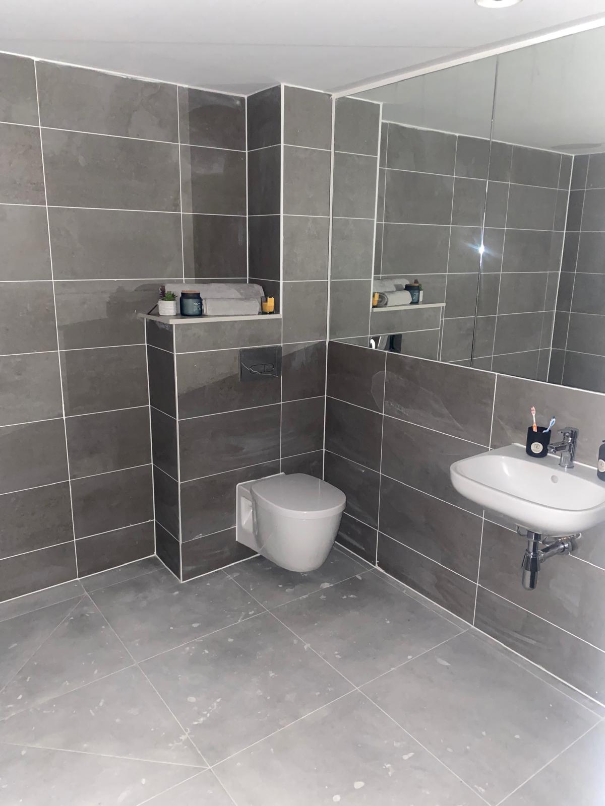 5 Bedroom Apartment (Large Room) - image 14