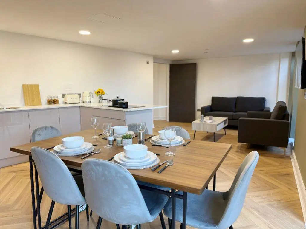 5 Bedroom Apartment (Standard Room) - image 21