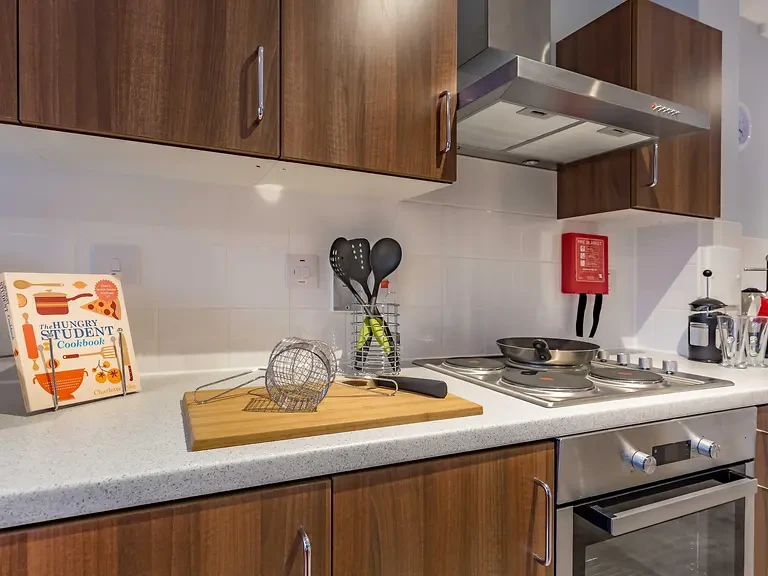 6 Bed Standard En-suite - image 8