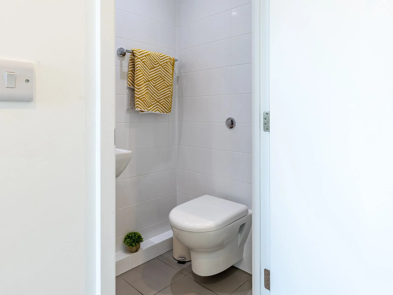 Gold Plus En Suite - image 7
