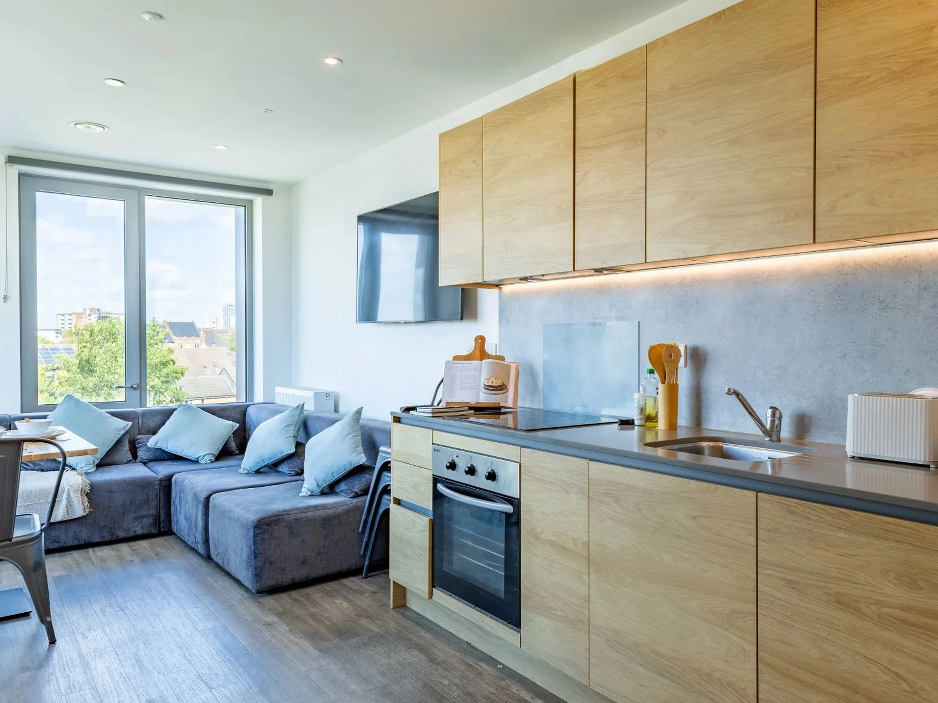 Gold Plus En Suite - image 8