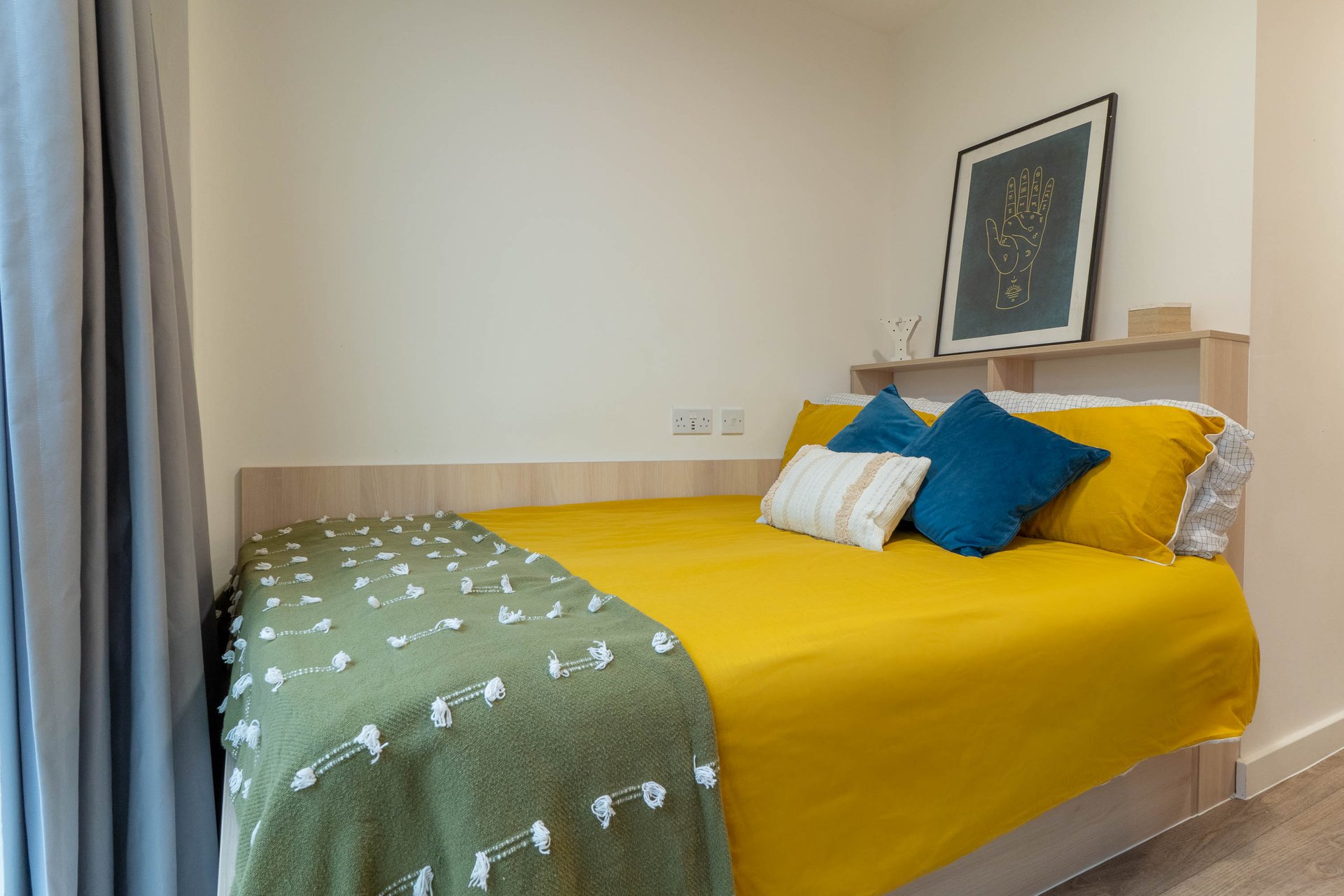 Bronze Plus Ensuite - image 11