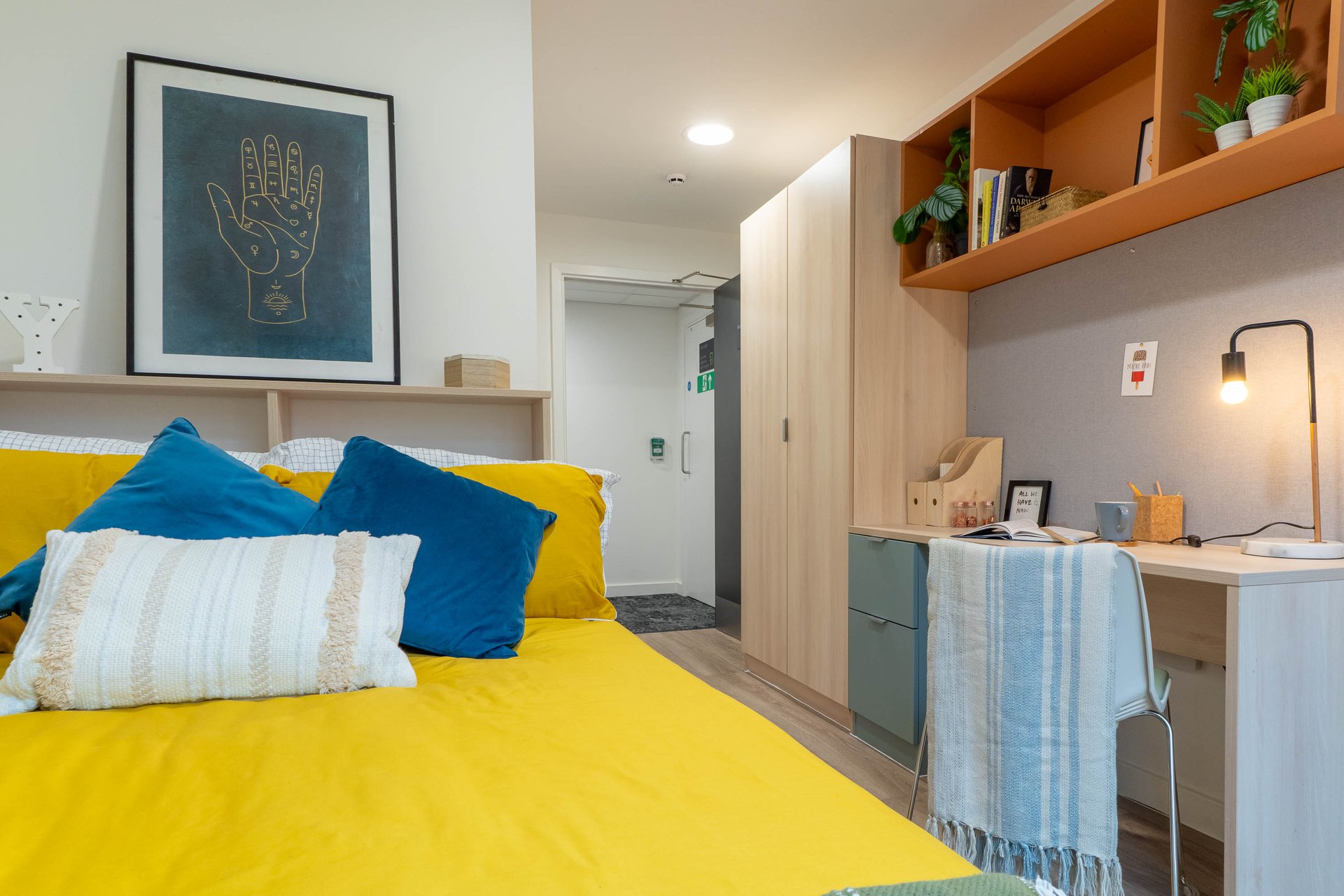 Bronze Plus Ensuite - image 12