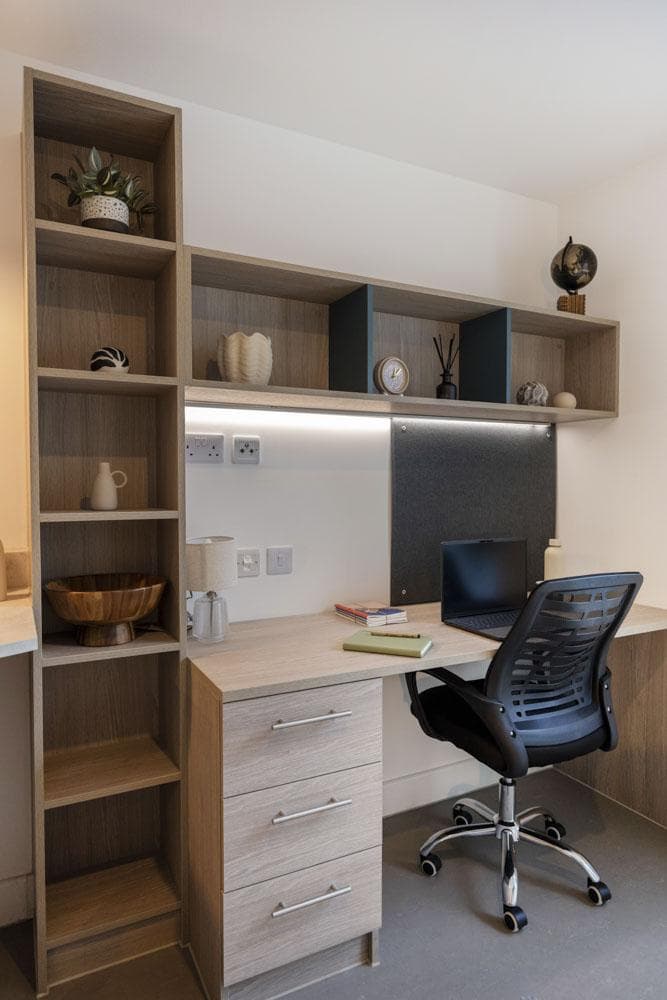 Bronze Studio - image 16