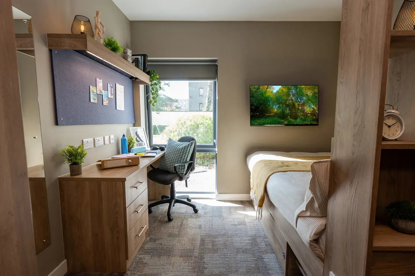 Bronze Studio - image 9