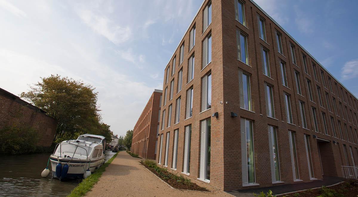 Canalside Studio - image 14