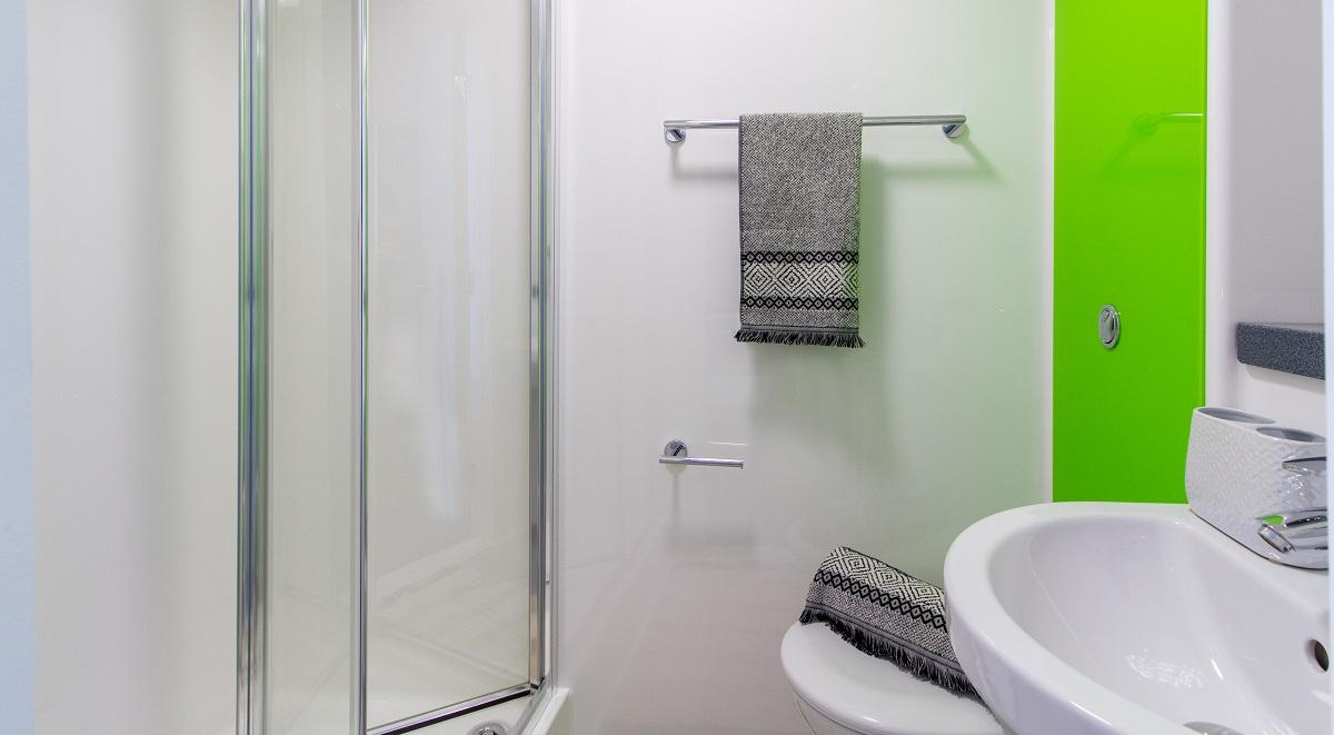 Canalside Studio - image 9