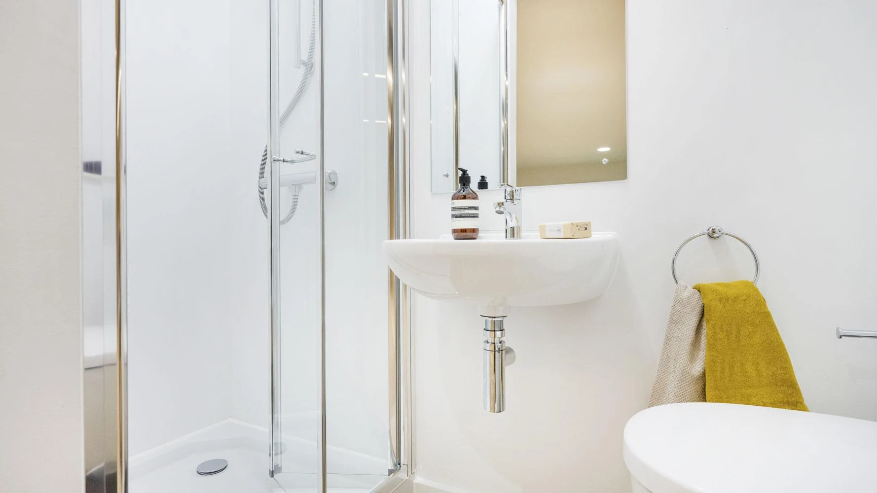 Classic 4 Bed Ensuite - image 7