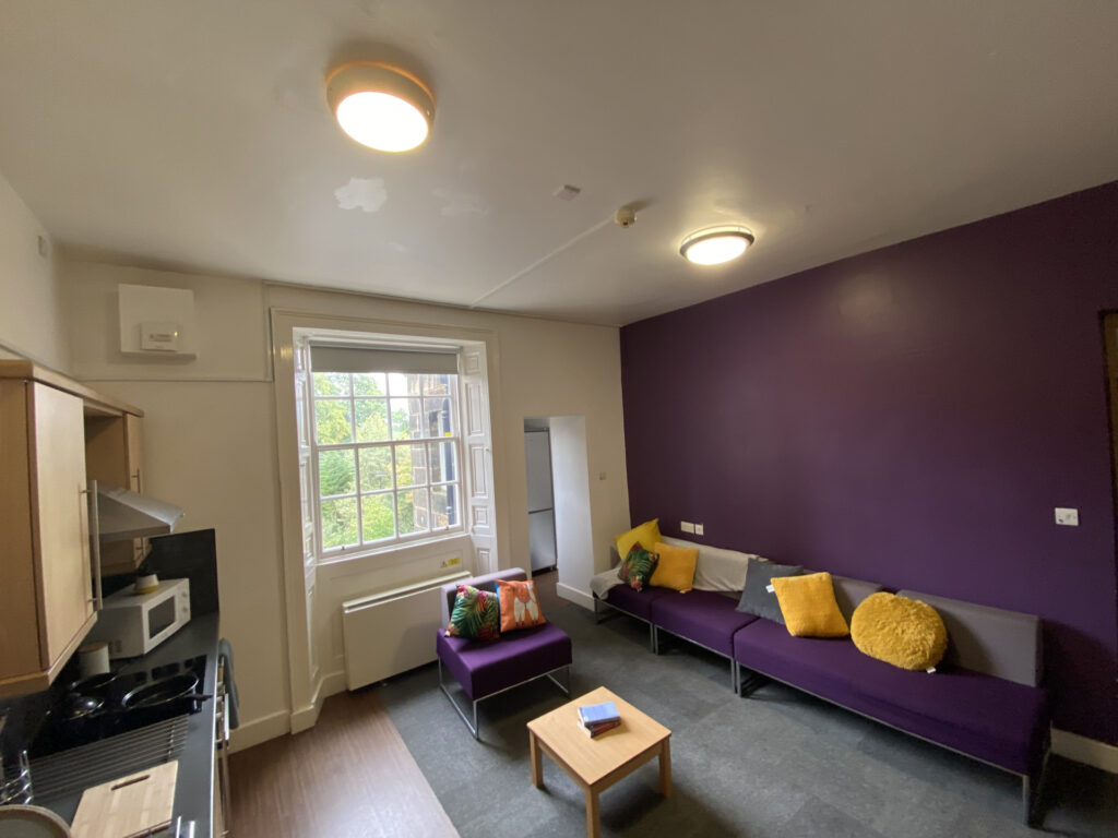 Classic Bedroom - image 12