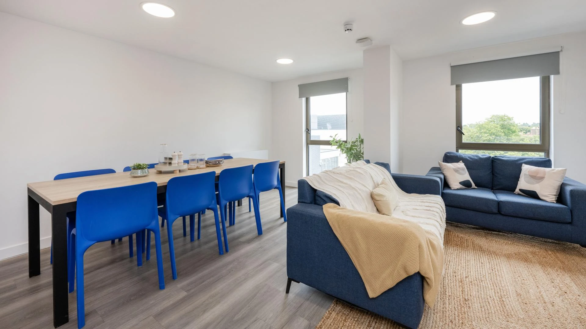 Club En-suite - image 4