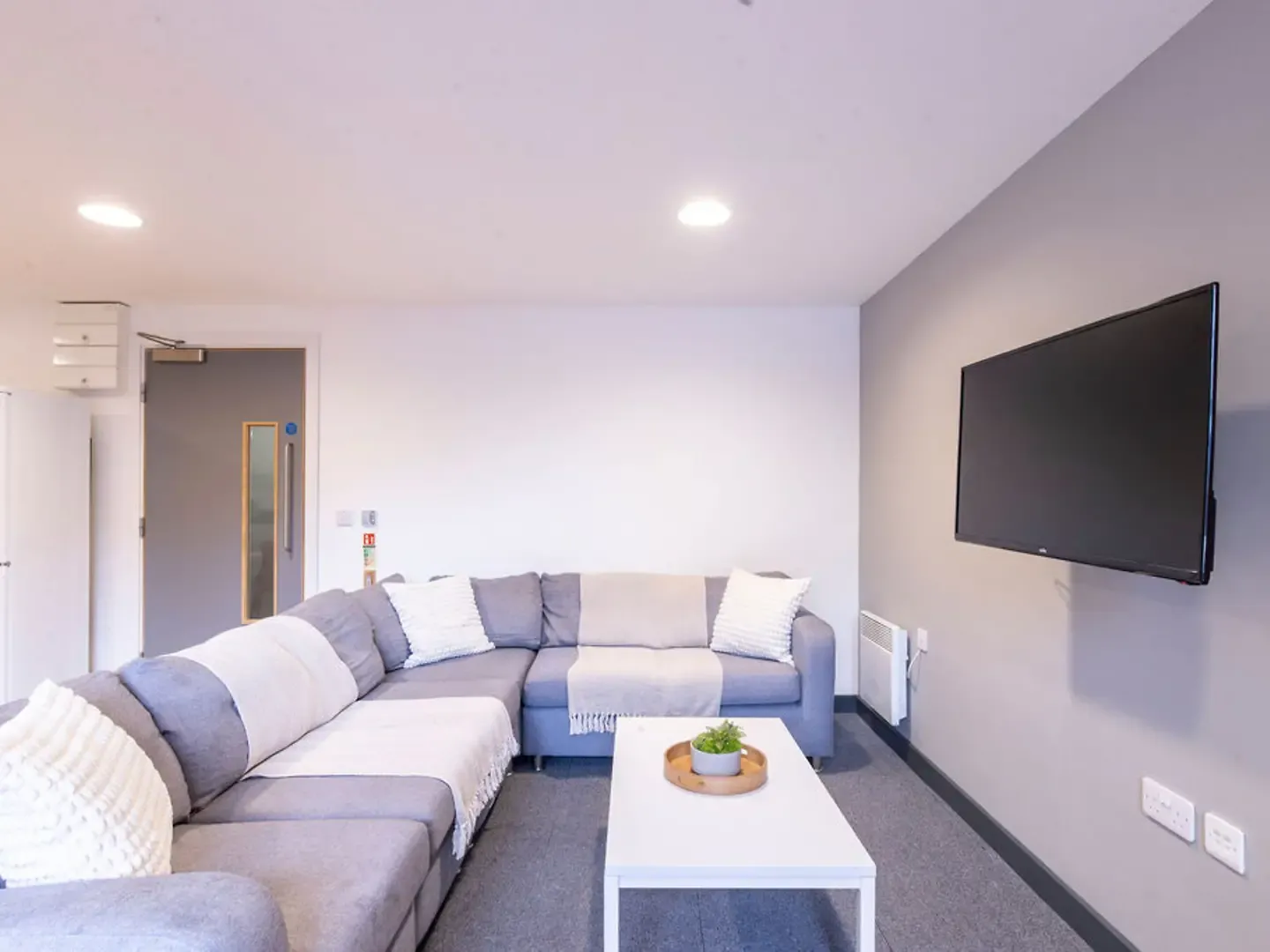 9 Bed En-suite - image 14