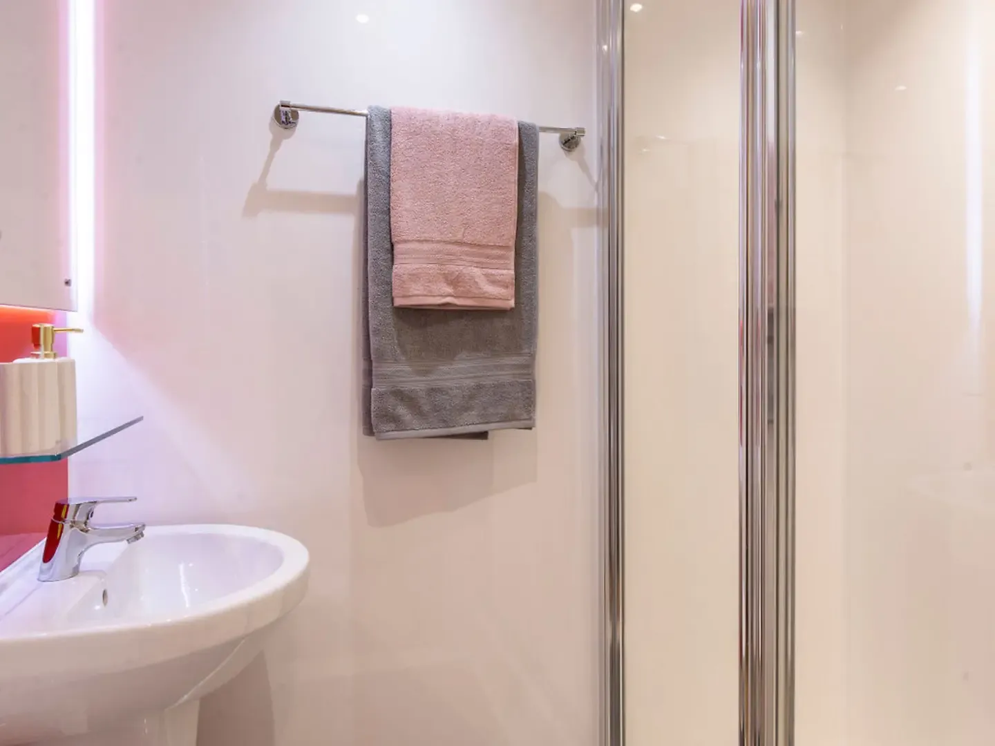 9 Bed En-suite - image 12