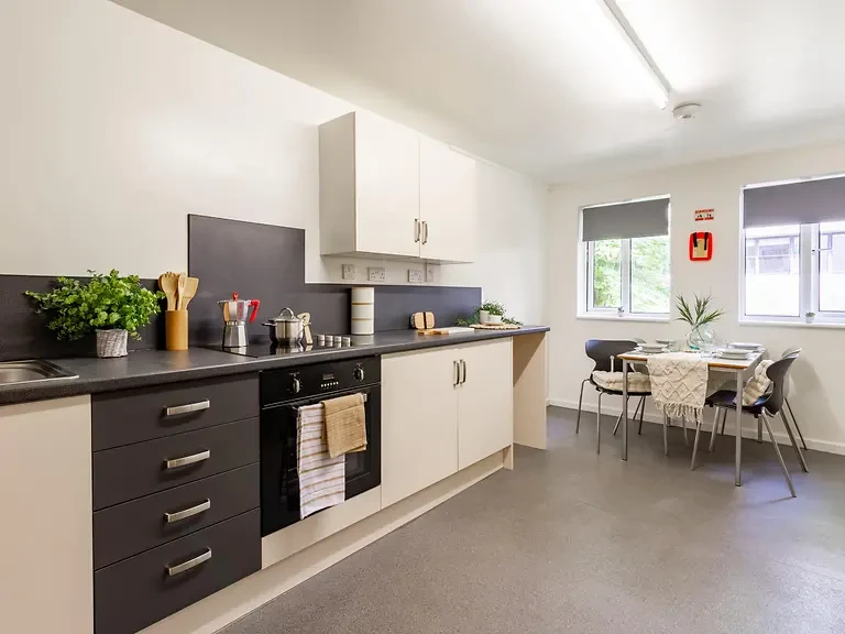 Classic En Suite - image 7