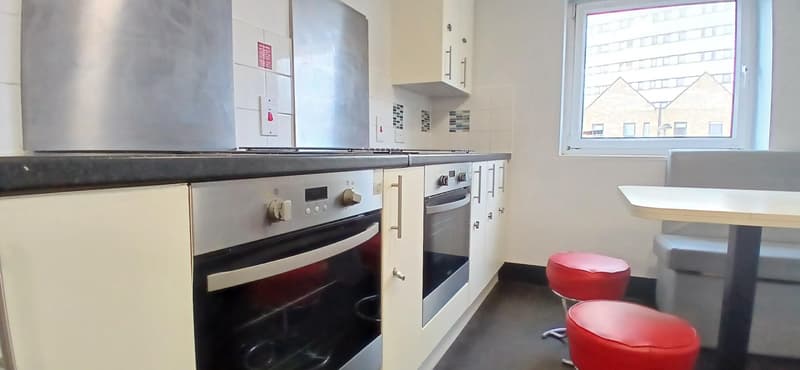 Classic Ensuite - image 8