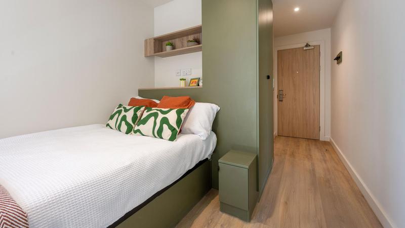 Classic Ensuite - image 7
