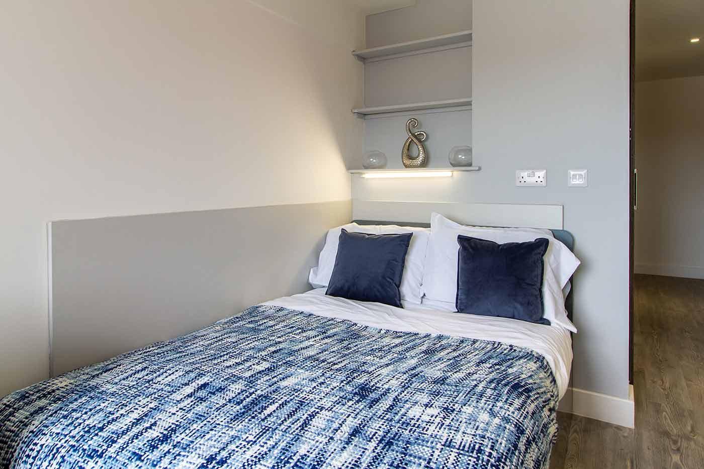Classic Ensuite ( Dover Street ) - image 9