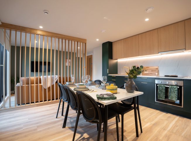 Classic Ensuite - 4 Bed Apartment - image 10