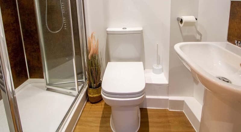 Classic Ensuite - image 12
