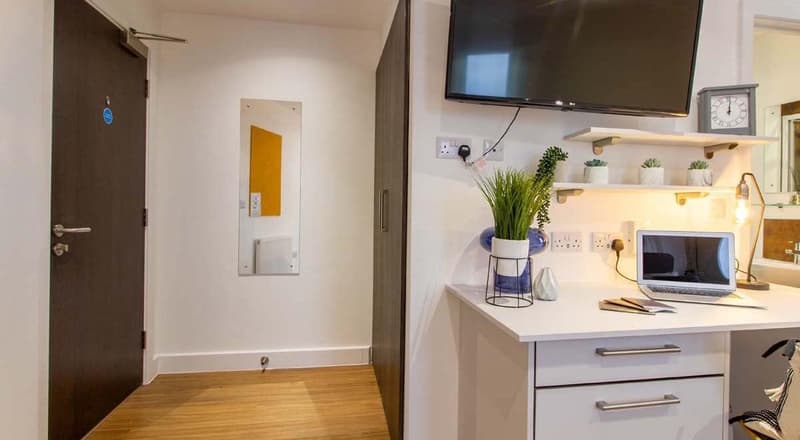 Classic Ensuite - image 13