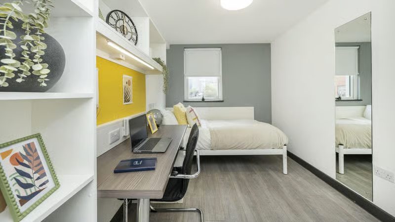 Classic Plus Ensuite - image 8