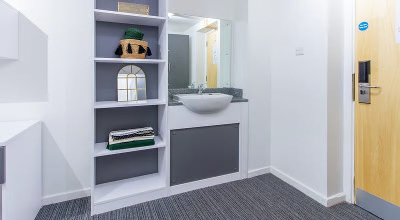 Gold Room - image 9