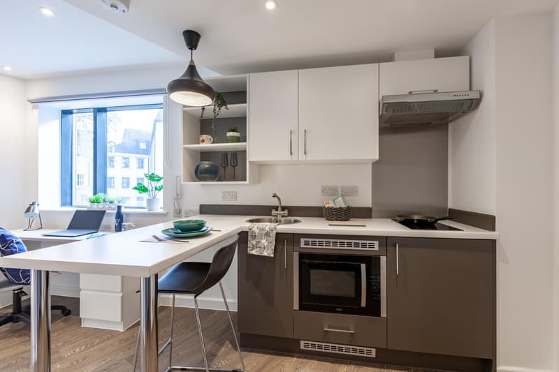 4 Bed Premium Ensuite - image 7