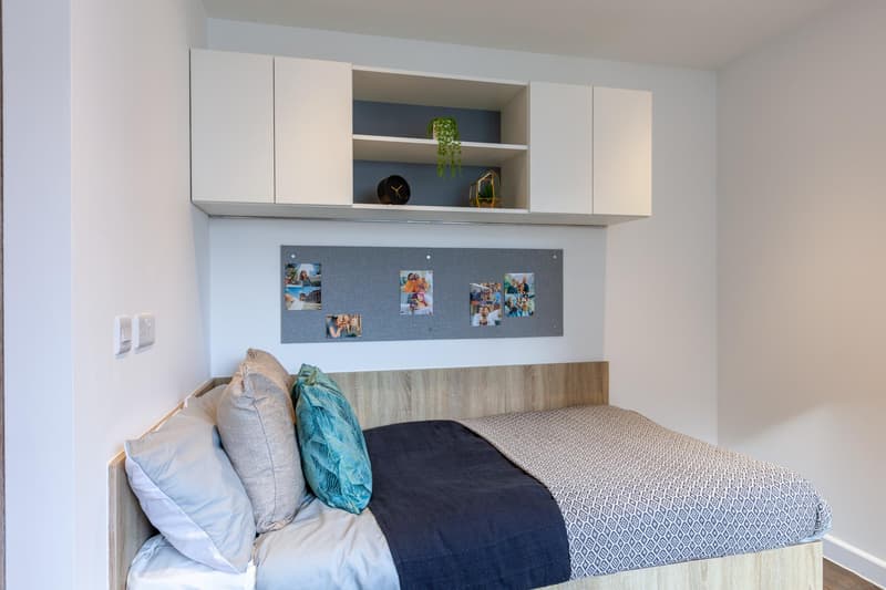 4 Bed Premium Ensuite - image 11