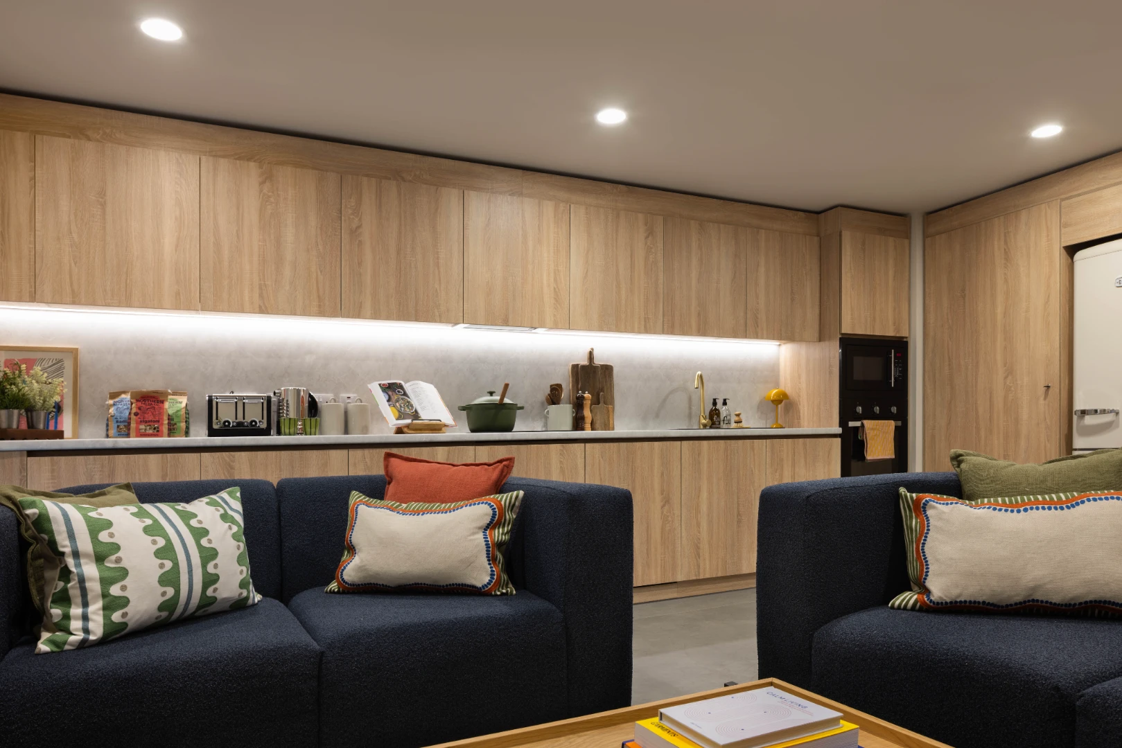 Cosy En Suite - image 12