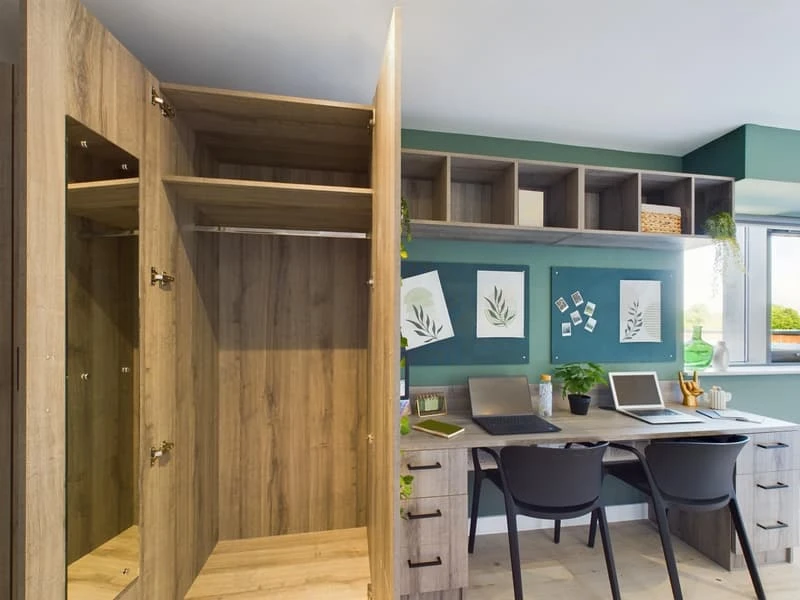 Crown Suite - image 7