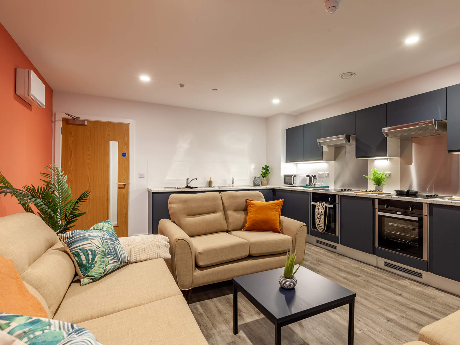 Deluxe Ensuite - image 12