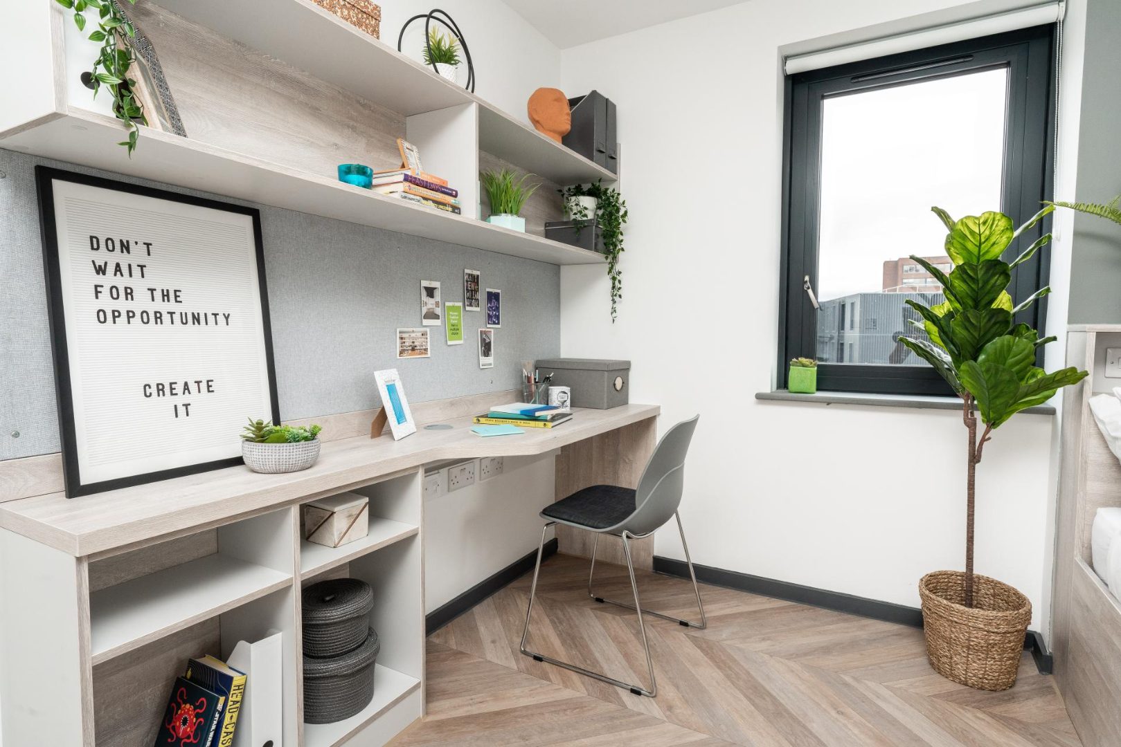 Deluxe En Suite - image 9