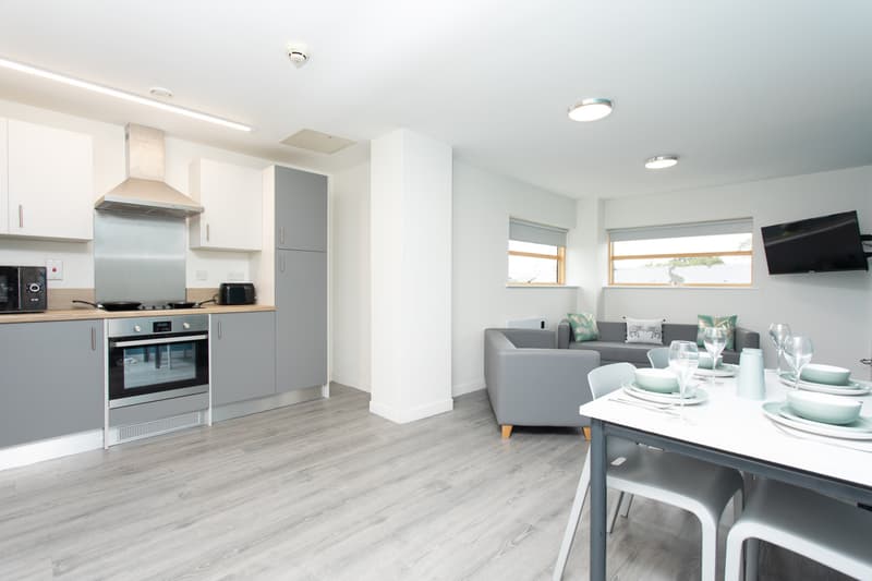 Deluxe Ensuite - image 7