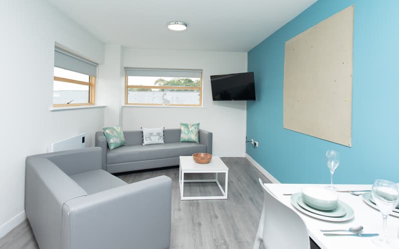 Deluxe Ensuite - image 10