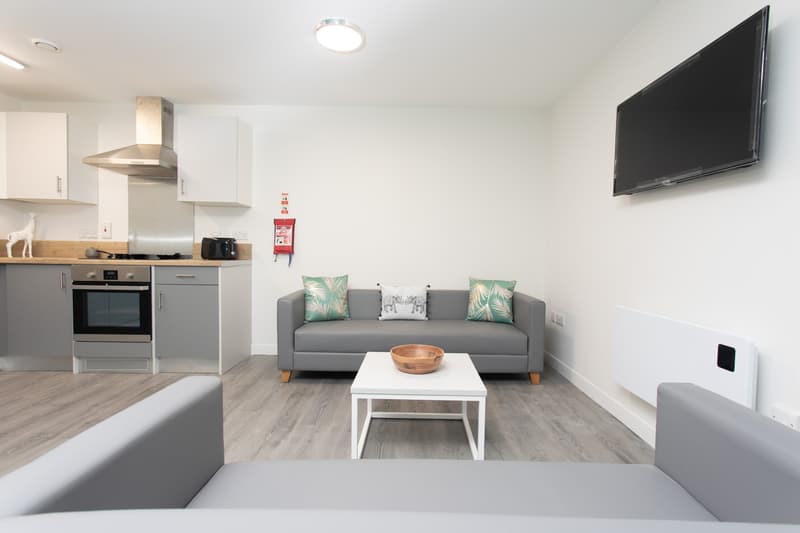 Deluxe Ensuite - image 11