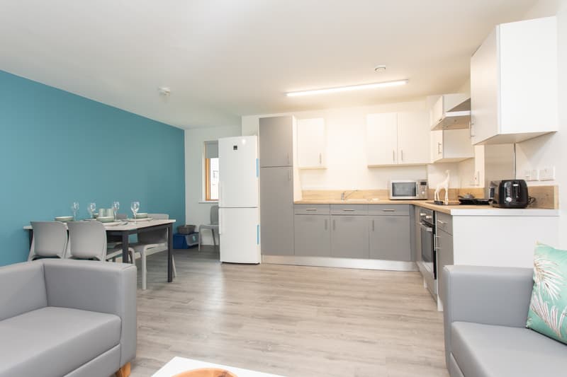 Deluxe Ensuite - image 12