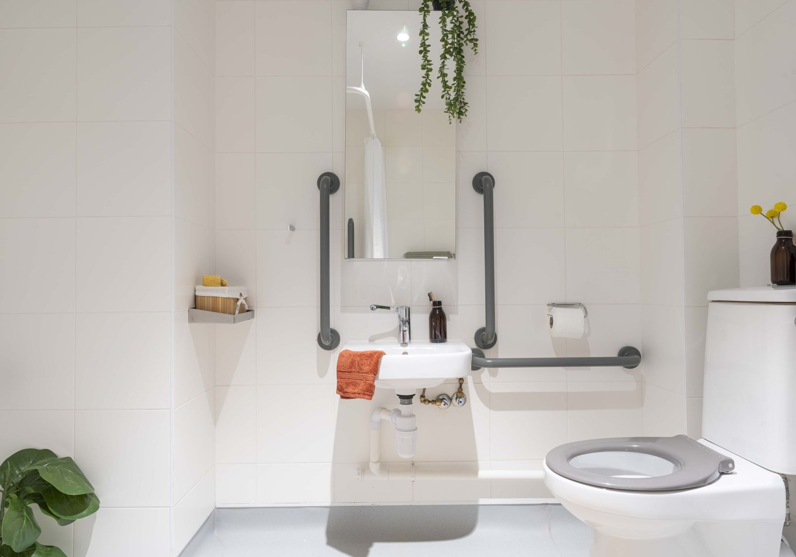 Gold Ensuite - image 12