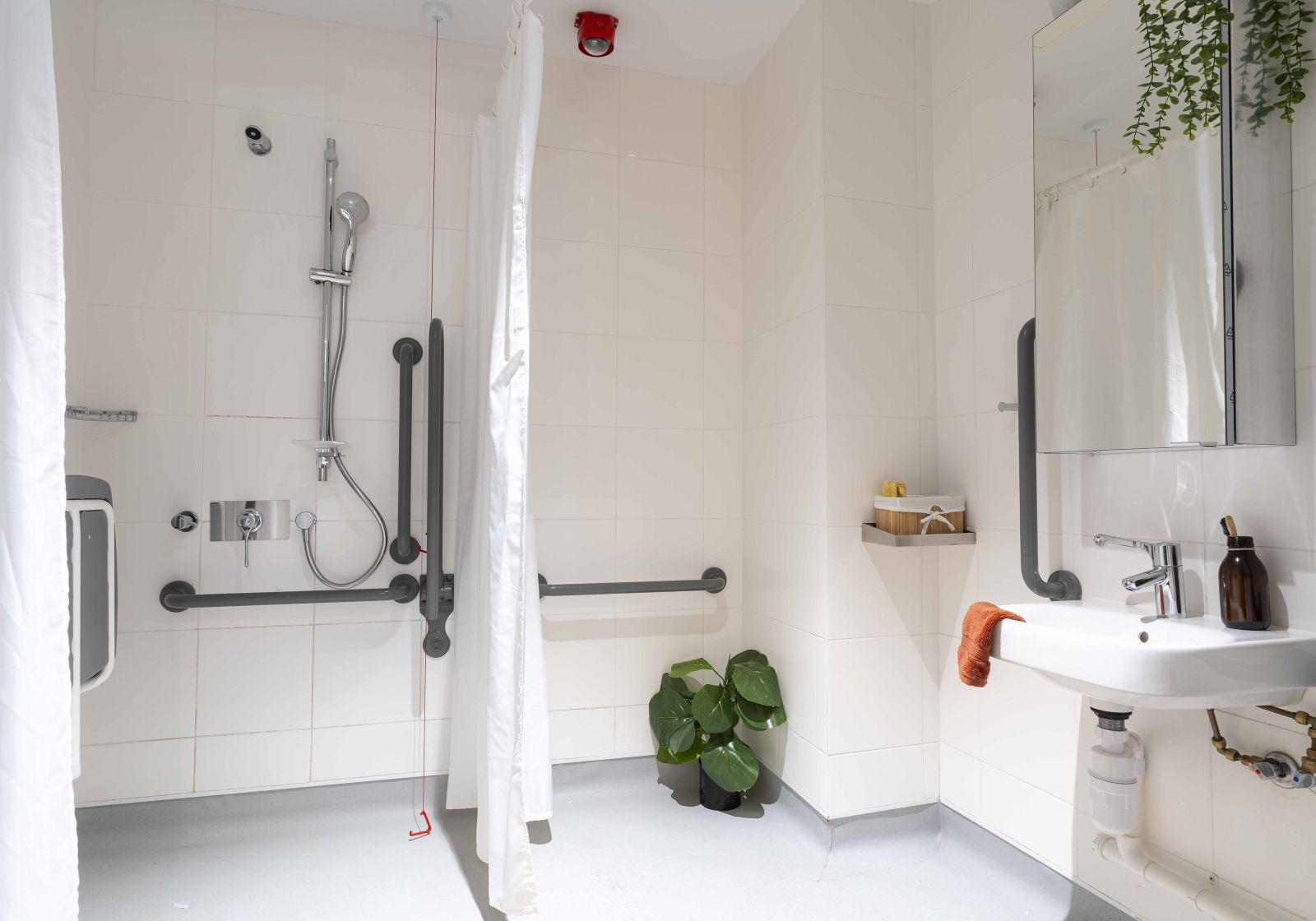 Gold Ensuite - image 11