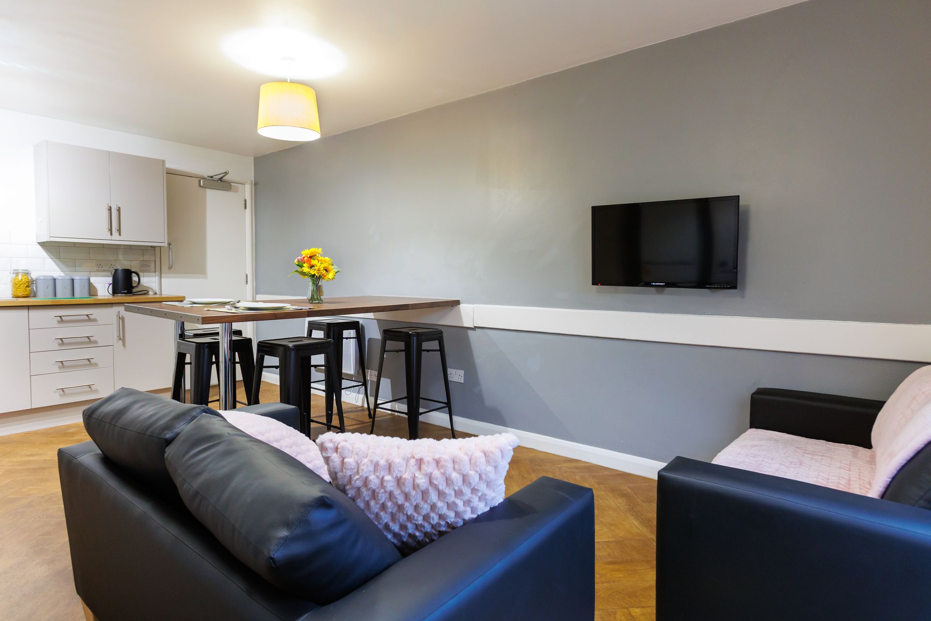 Bronze Ensuite - image 8