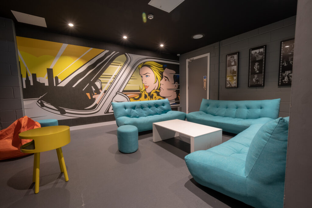 Deluxe Studio - image 15