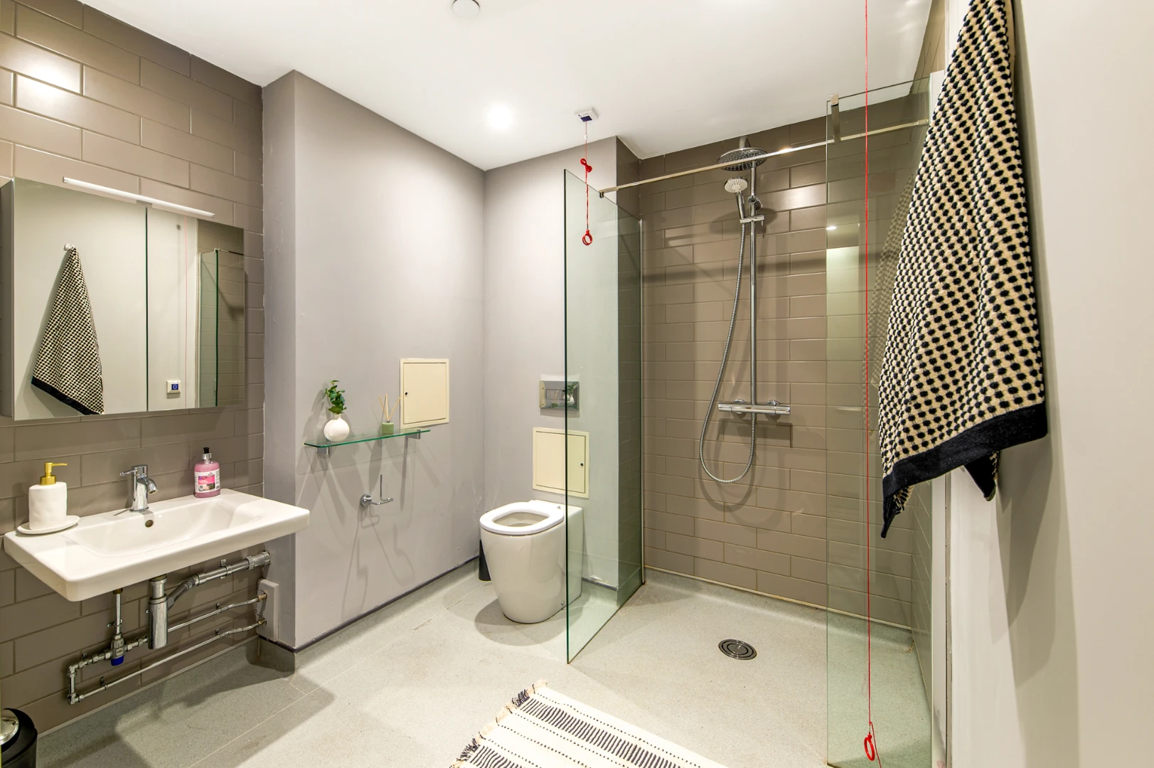 Executive Studio - image 7