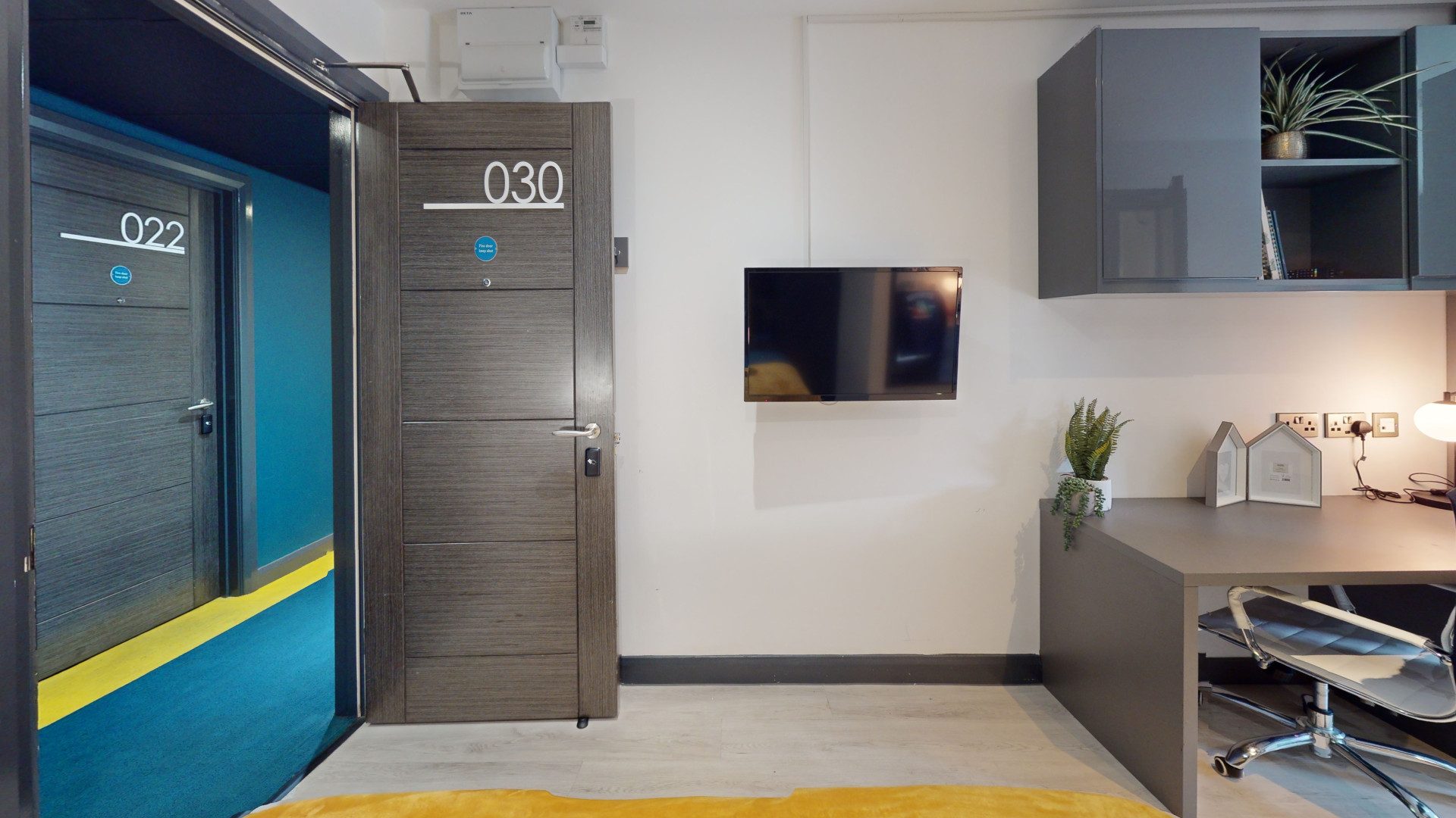 Executive Studio - image 8