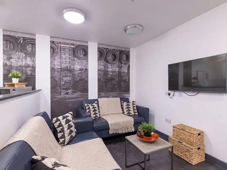 8 Bed En-suite - image 10