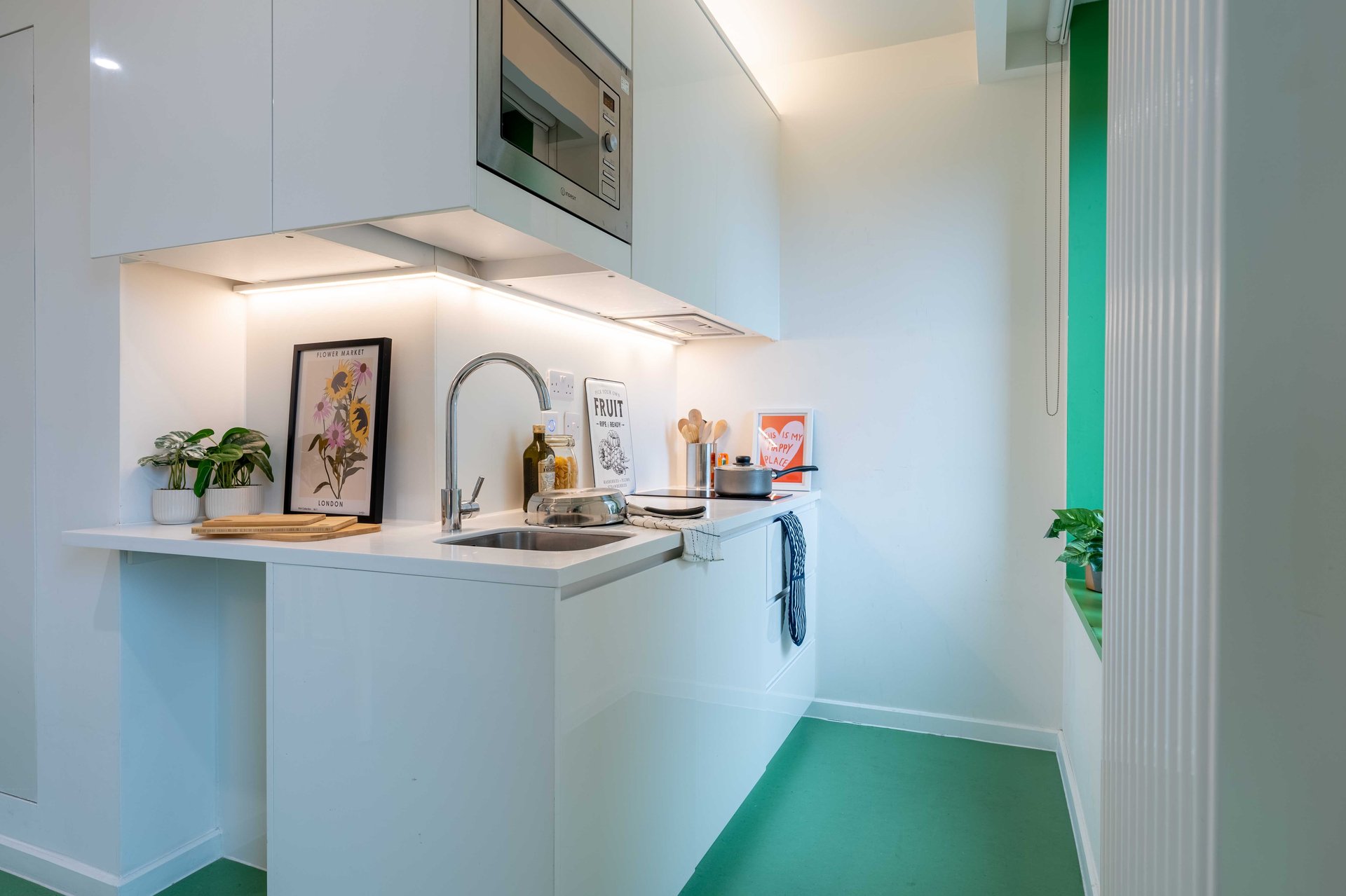 Gold 2 Bed Apartment Plus - image 8