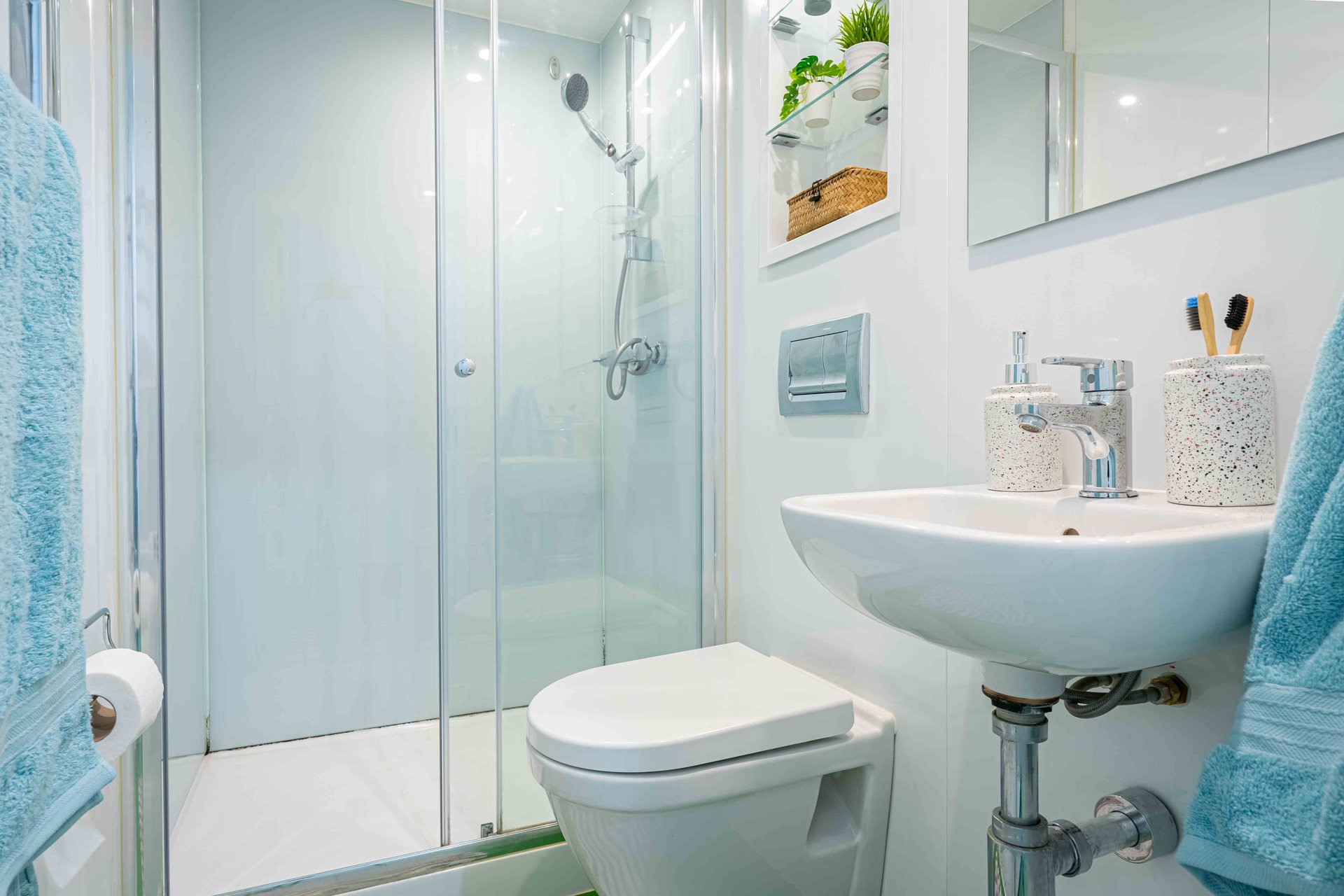 Gold 2 Bed Apartment Plus - image 9
