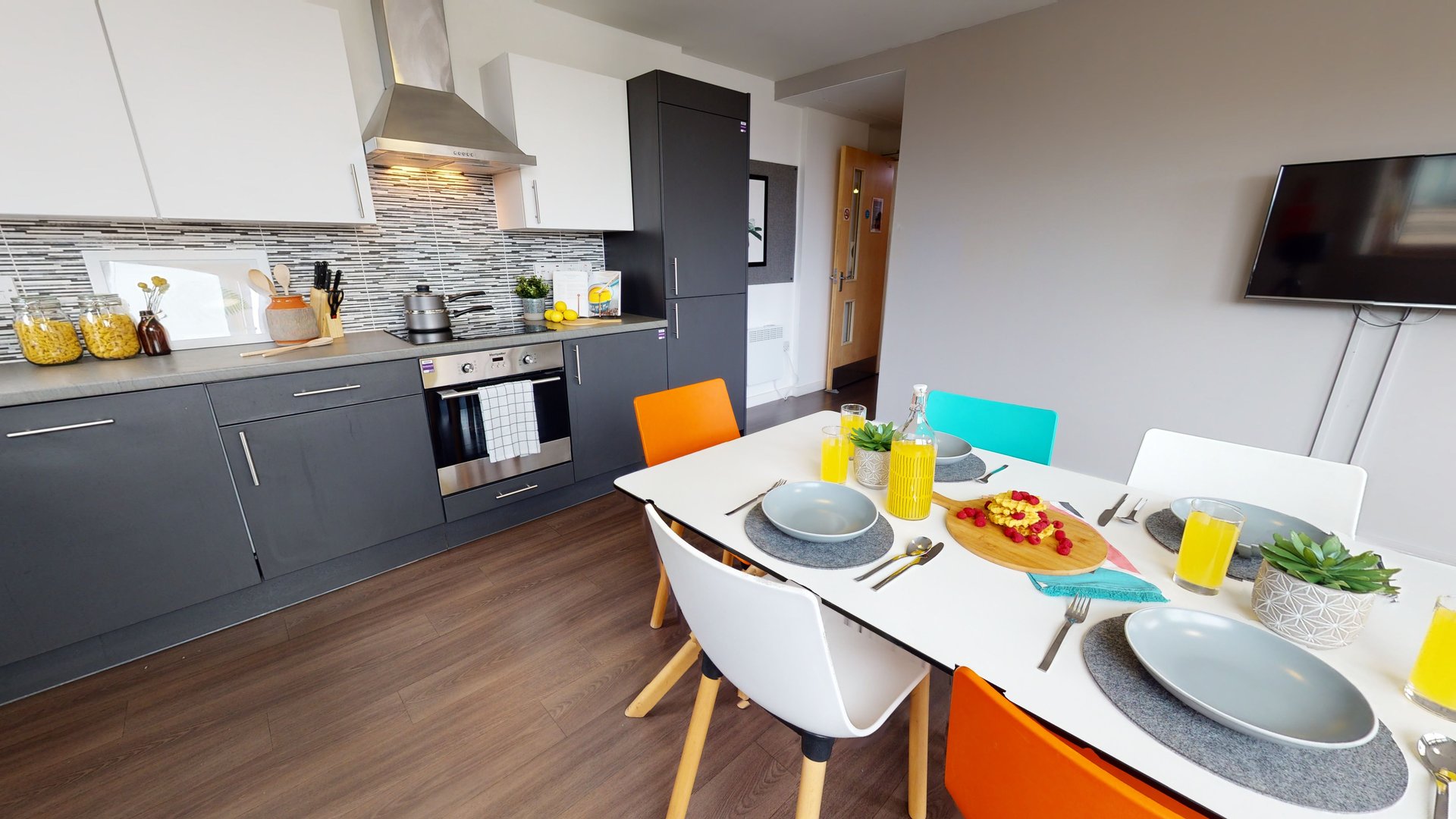 Gold En Suite - image 7