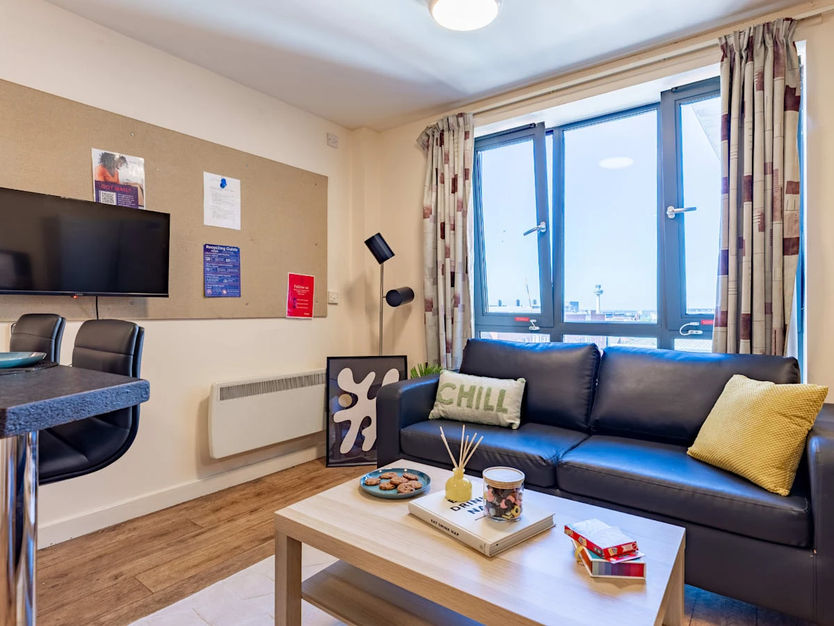 Gold En suite - image 9